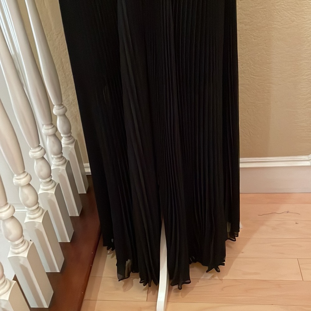 Formal gown and scarf wrap - Picture 4 of 7